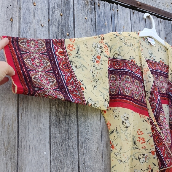 LuLaRoe Women's Sz Small Shirley Kimono Sheer Cover Up Floral Womens Bohemian - Picture 3 of 6